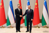 Президент Узбекистана принял министра иностранных дел Китая