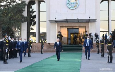 Президент Туркменистана прибыл в Ташкент Президент Туркменистана прибыл в Ташкент