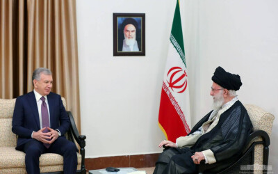 Президент Узбекистана встретился с Верховным духовным лидером Ирана аятоллой Сайидом Али Хаменеи