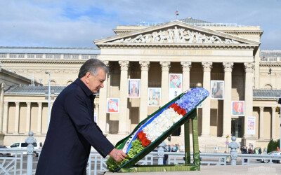 O‘zbekiston Prezidenti Vengriya qahramonlari xotirasiga hurmat bajo keltirdi O‘zbekiston Prezidenti Vengriya qahramonlari xotirasiga hurmat bajo keltirdi