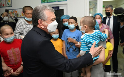 President visits children at the Hematology Center President visits children at the Hematology Center