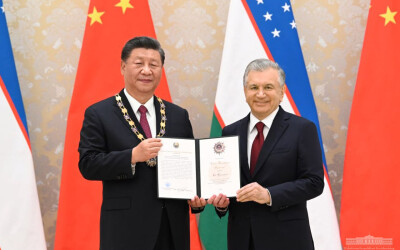 Председатель Китайской Народной Республики награжден орденом «Олий Даражали Дўстлик»