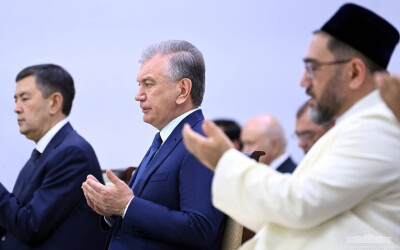 Шавкат Мирзиёев ознакомился со строительными работами в комплексе Имама Бухари Шавкат Мирзиёев ознакомился со строительными работами в комплексе Имама Бухари