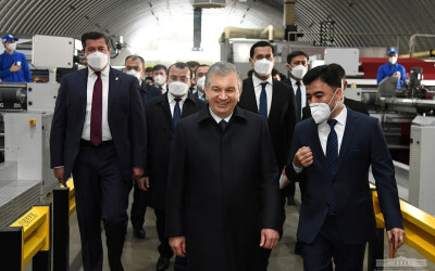 Президент посетил текстильное предприятие в Чусте Президент посетил текстильное предприятие в Чусте