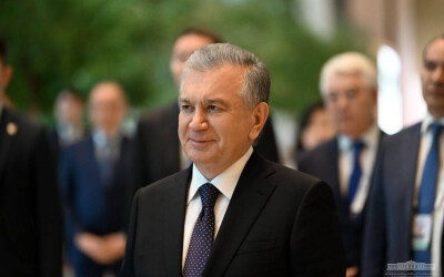 Президенты Казахстана и Узбекистана ознакомились с экспозицией, посвящённой наследию Абая