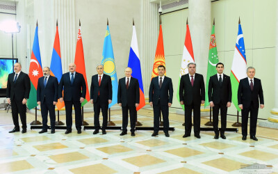 Президент Республики Узбекистан принял участие в неформальном саммите СНГ