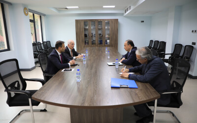 SMTI direktori Kaspiy siyosati markazi ijrochi direktori Efgan  Nifti bilan uchrashuv o’tkazdi SMTI direktori Kaspiy siyosati markazi ijrochi direktori Efgan  Nifti bilan uchrashuv o’tkazdi