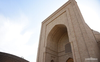 Президент посетил мавзолей Хакима ат-Термези Президент посетил мавзолей Хакима ат-Термези