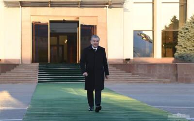 Shavkat Mirziyoyev departs for Russia