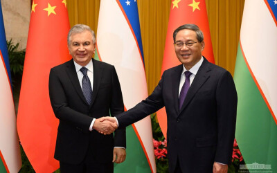 Президент Узбекистана встретился с Премьером Государственного совета Китая