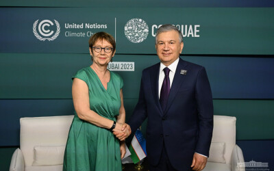 Ўзбекистон Президенти ва ЕТТБ раҳбари кўп қиррали шерикликни янада кенгайтириш масалаларини кўриб чиқдилар Ўзбекистон Президенти ва ЕТТБ раҳбари кўп қиррали шерикликни янада кенгайтириш масалаларини кўриб чиқдилар