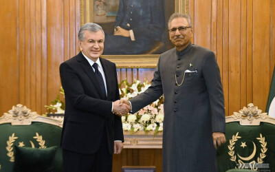 Президент Узбекистана провел встречу с Президентом Пакистана