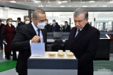 Prezident Toshkent shahrida yangi ochilgan zargarlik buyumlari ishlab chiqarish korxonasiga bordi