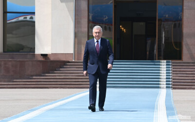 Президент Узбекистана вылетел в Берлин