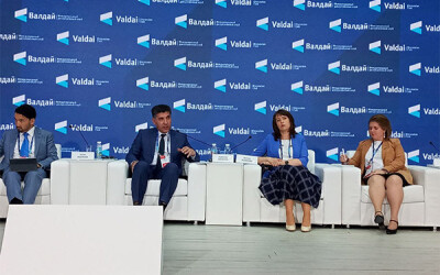 Первый замглавы ИСМИ оценил достижения регионального сотрудничества в Центральной Азии на конференции клуба «Валдай»