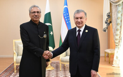 Ўзбекистон ва Покистон Президентлари кўп қиррали шерикликни кенгайтириш масалаларини муҳокама қилдилар Ўзбекистон ва Покистон Президентлари кўп қиррали шерикликни кенгайтириш масалаларини муҳокама қилдилар