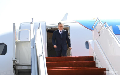 Шавкат Мирзиёев прибыл в Таджикистан