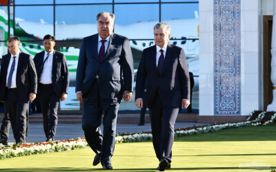 Узбекско-таджикский саммит прошел плодотворно Узбекско-таджикский саммит прошел плодотворно