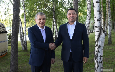 Лидеры Узбекистана, Казахстана и Кыргызстана провели теплую встречу