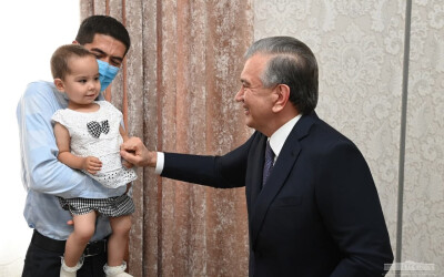 Президент поздравил новоселов Президент поздравил новоселов