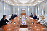 Президент Узбекистана принял министра здравоохранения России