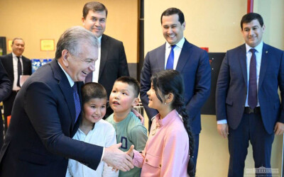 Prezident savdo majmuasidagi narxlar va xizmatlarni ko‘zdan kechirdi Prezident savdo majmuasidagi narxlar va xizmatlarni ko‘zdan kechirdi