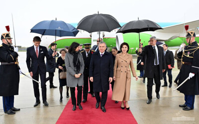 Начался официальный визит Президента Узбекистана во Францию