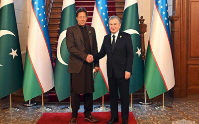 O‘zbekiston Prezidenti va Pokiston Bosh vaziri amaliy hamkorlikni kengaytirish yo‘llarini muhokama qildilar O‘zbekiston Prezidenti va Pokiston Bosh vaziri amaliy hamkorlikni kengaytirish yo‘llarini muhokama qildilar