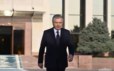 Президент Узбекистана отбыл на неформальный саммит СНГ