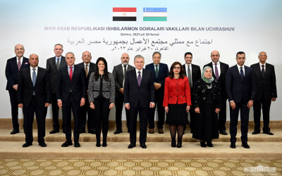 Президент Узбекистана встретился с представителями деловых кругов Египта