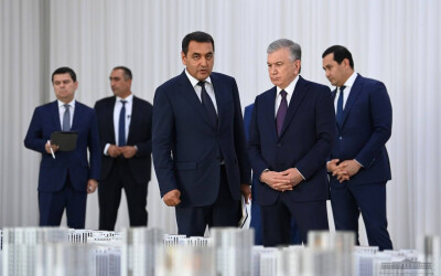 Глава государства осмотрел строительство нового массива Глава государства осмотрел строительство нового массива